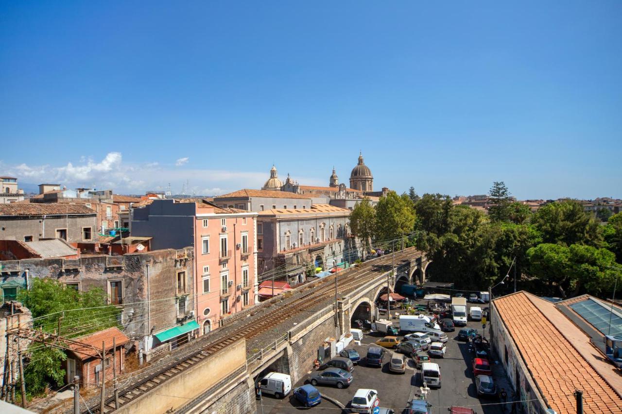 Rooms In Shared Apartment - City Center Catania Exterior foto