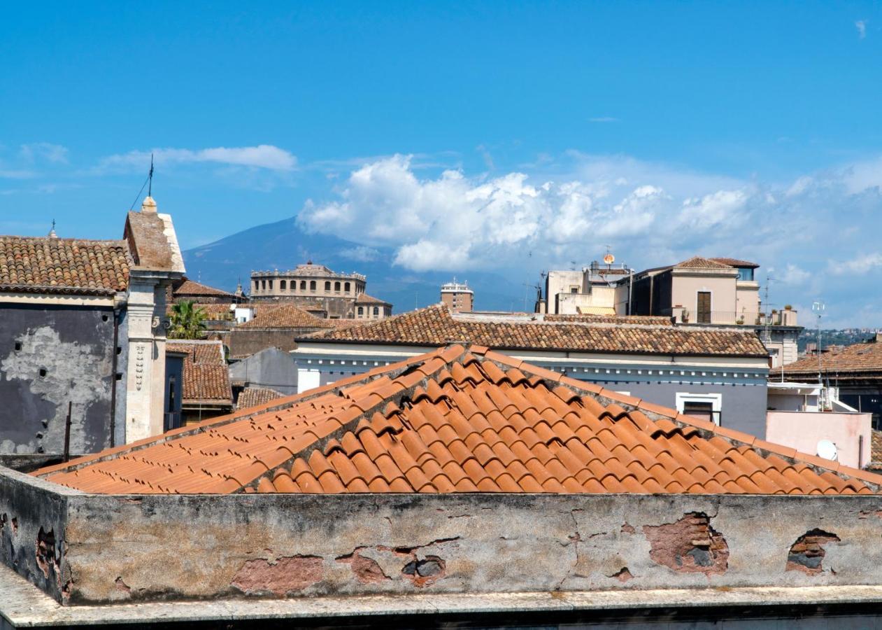 Rooms In Shared Apartment - City Center Catania Exterior foto