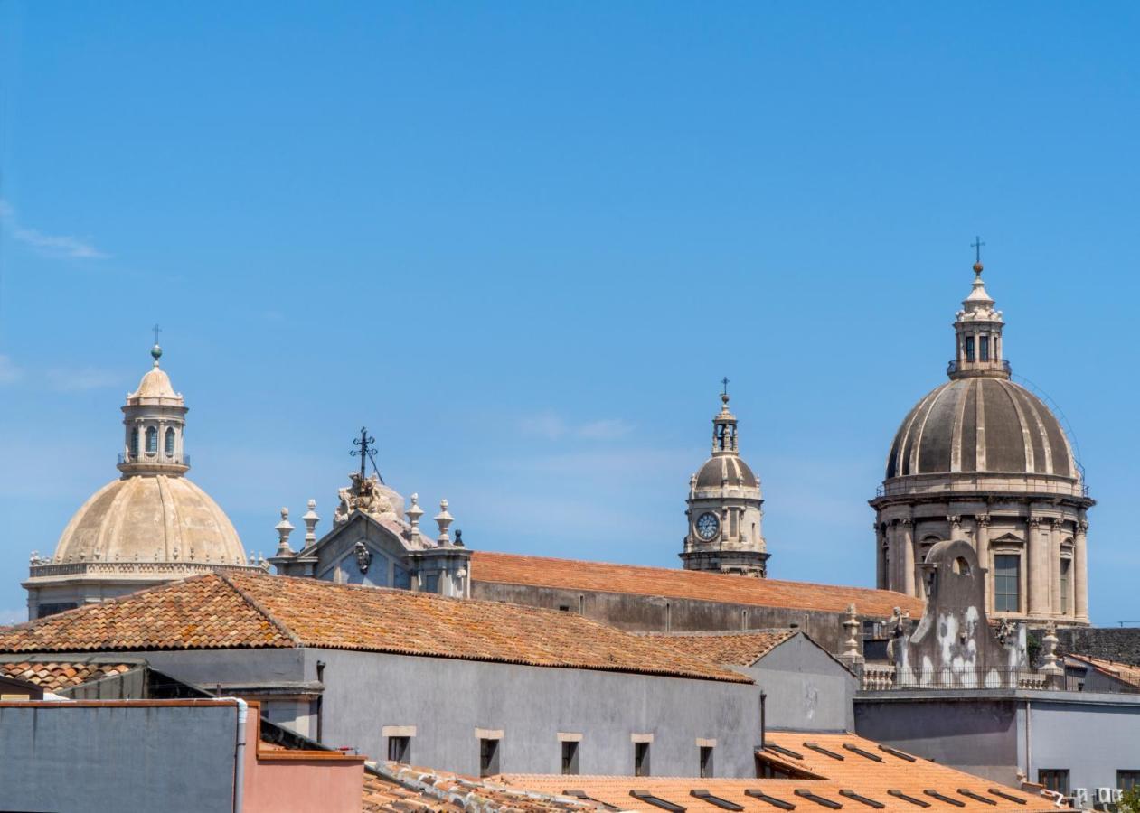 Rooms In Shared Apartment - City Center Catania Exterior foto