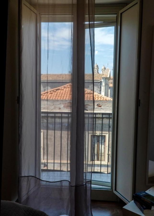 Rooms In Shared Apartment - City Center Catania Exterior foto