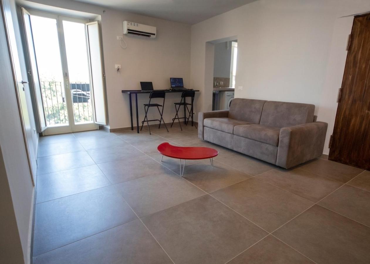 Rooms In Shared Apartment - City Center Catania Exterior foto